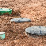 Czy warto zwrócić uwagę na atest higieniczny PZH w połączeniu z deklaracją zgodności producenta przed zakupem szamba betonowego?